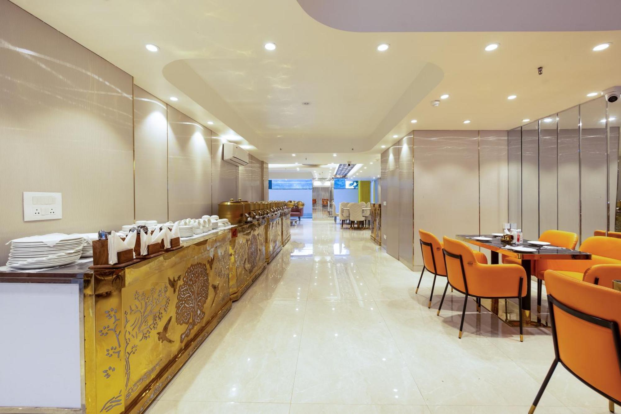 Hotel Ginger Palace Delhi Airport Нью-Дели Экстерьер фото