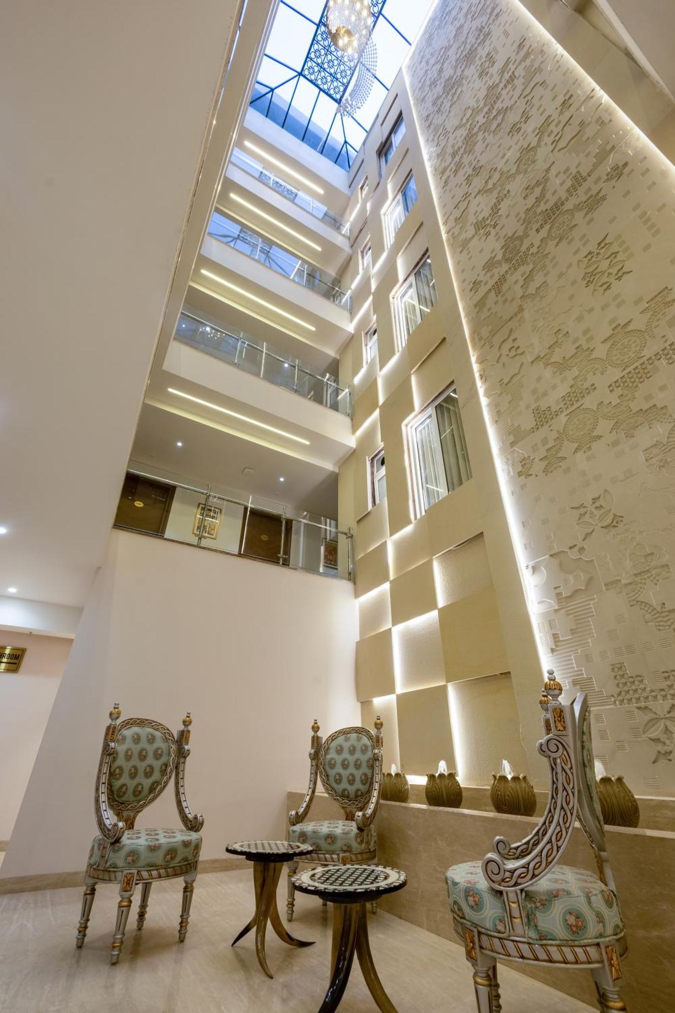 Hotel Ginger Palace Delhi Airport Нью-Дели Экстерьер фото