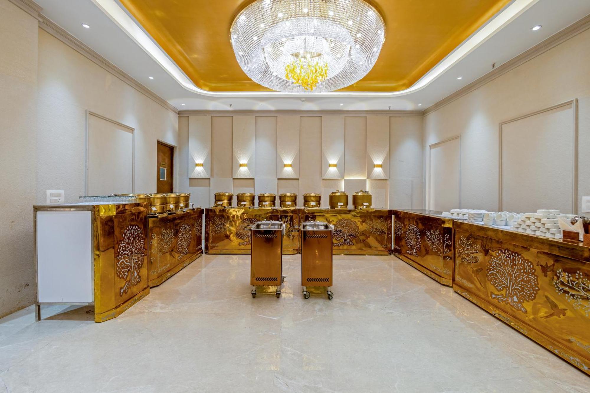 Hotel Ginger Palace Delhi Airport Нью-Дели Экстерьер фото