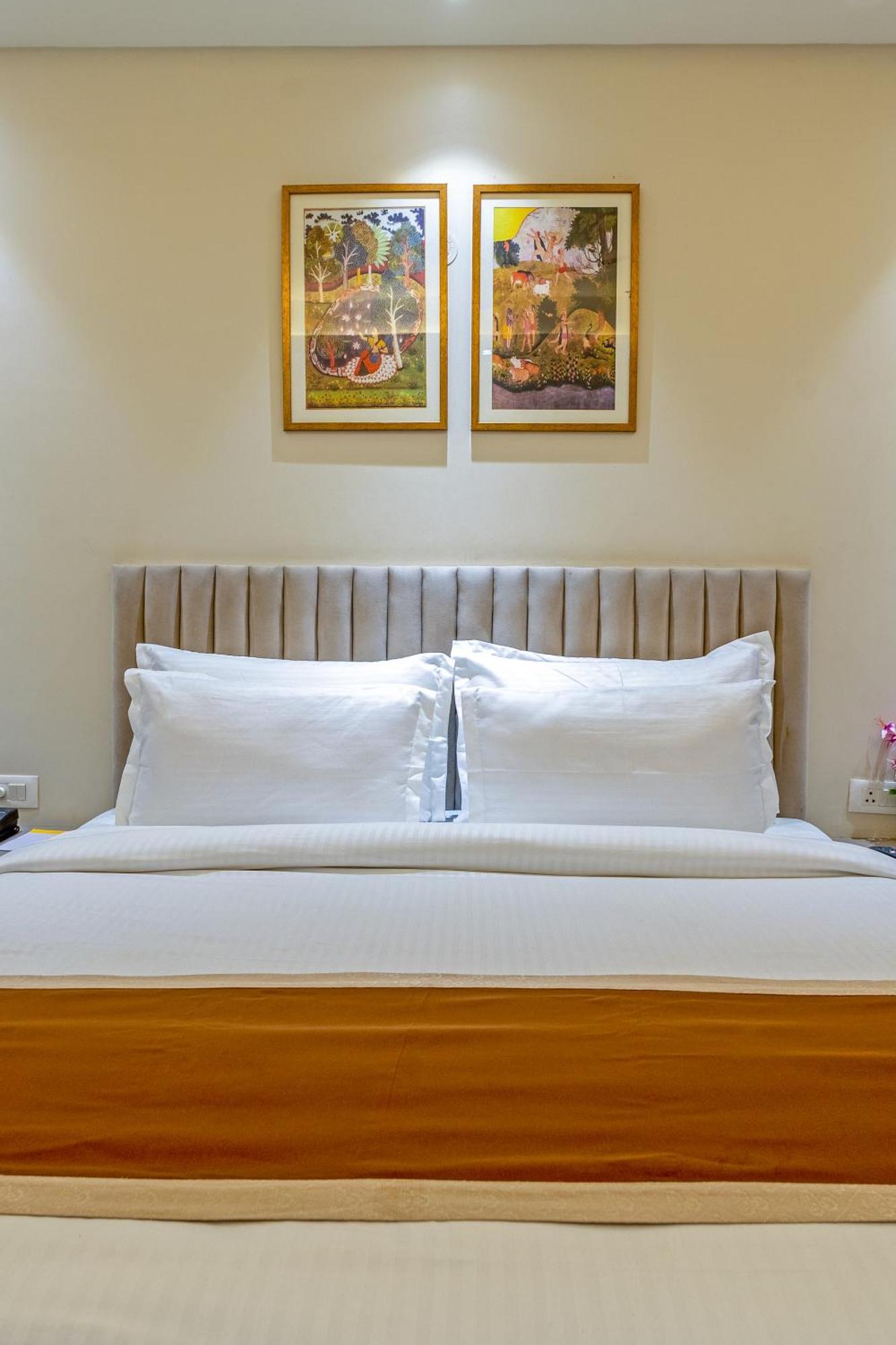 Hotel Ginger Palace Delhi Airport Нью-Дели Экстерьер фото